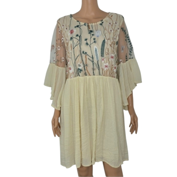 Umgee Floral Embroidered Mini Dress Bell Sleeve Beige Boho Womens Size XL - Picture 2 of 12